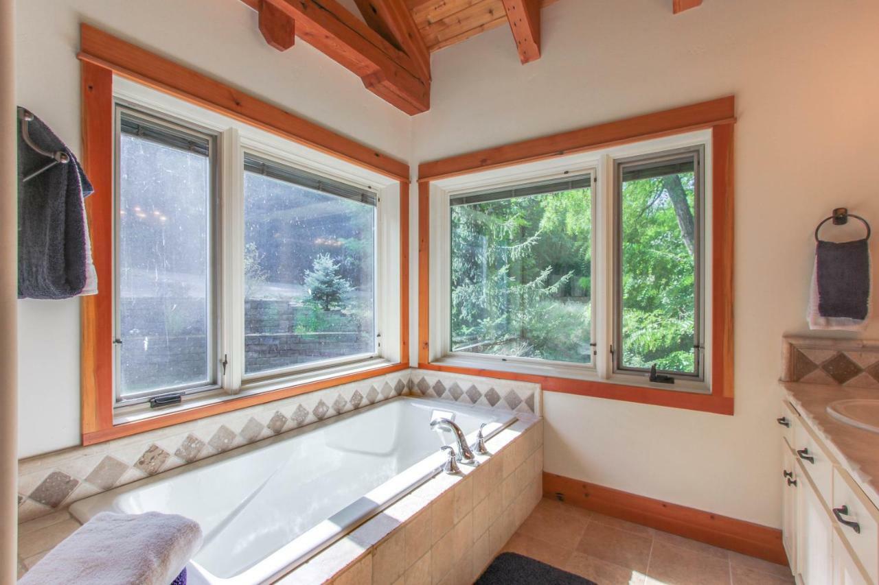 Bottle Bay Lakefront Lodge Sandpoint Dış mekan fotoğraf